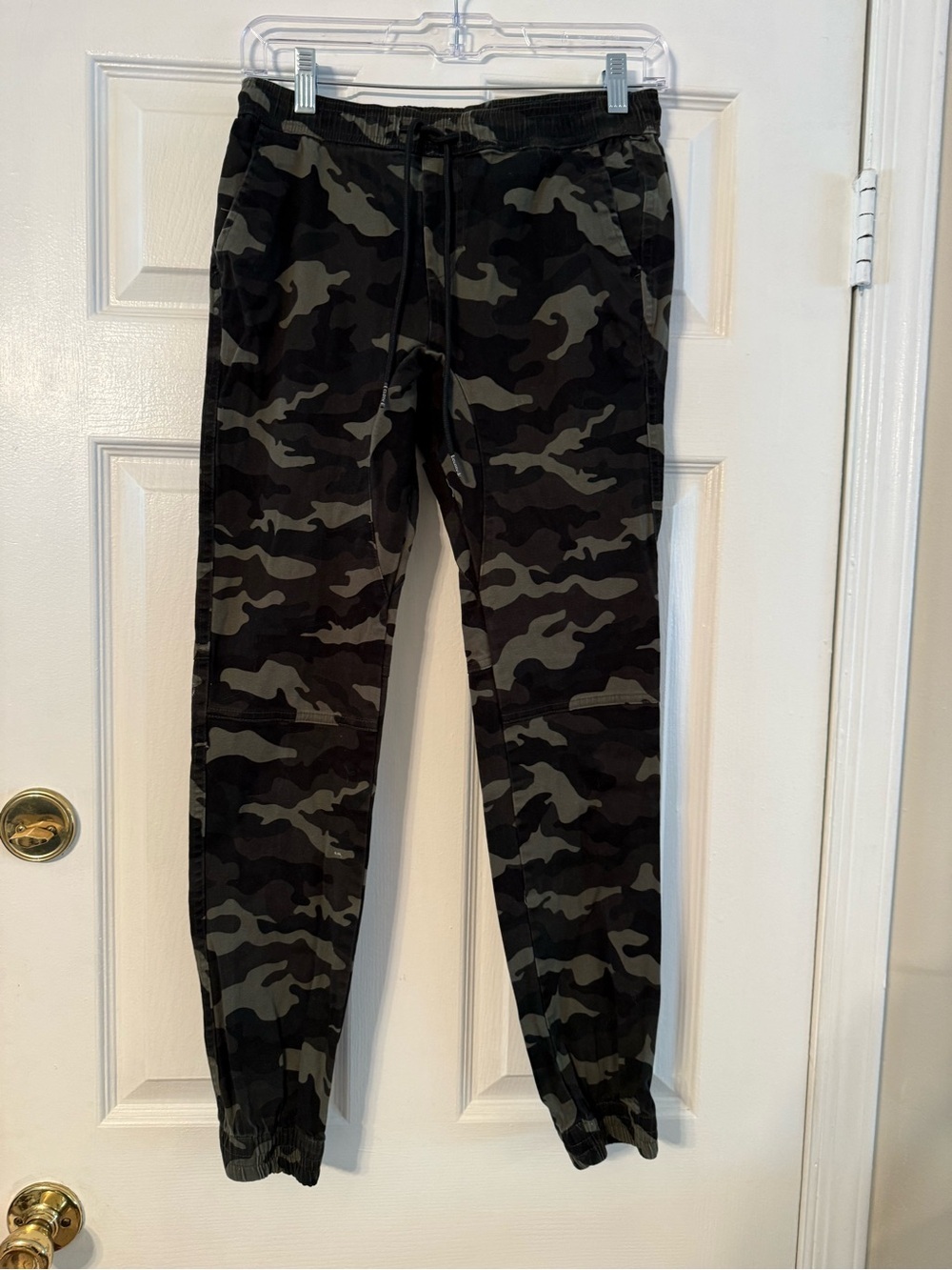 Brooklyn Cloth Womens Camo Joggers in Black and Olive